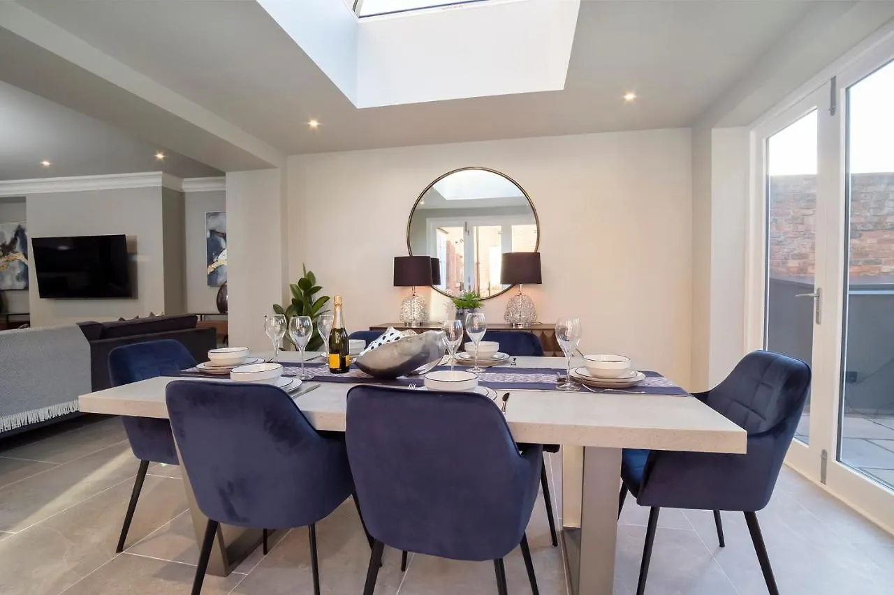 The Presidential Suite, With Free Parking! York