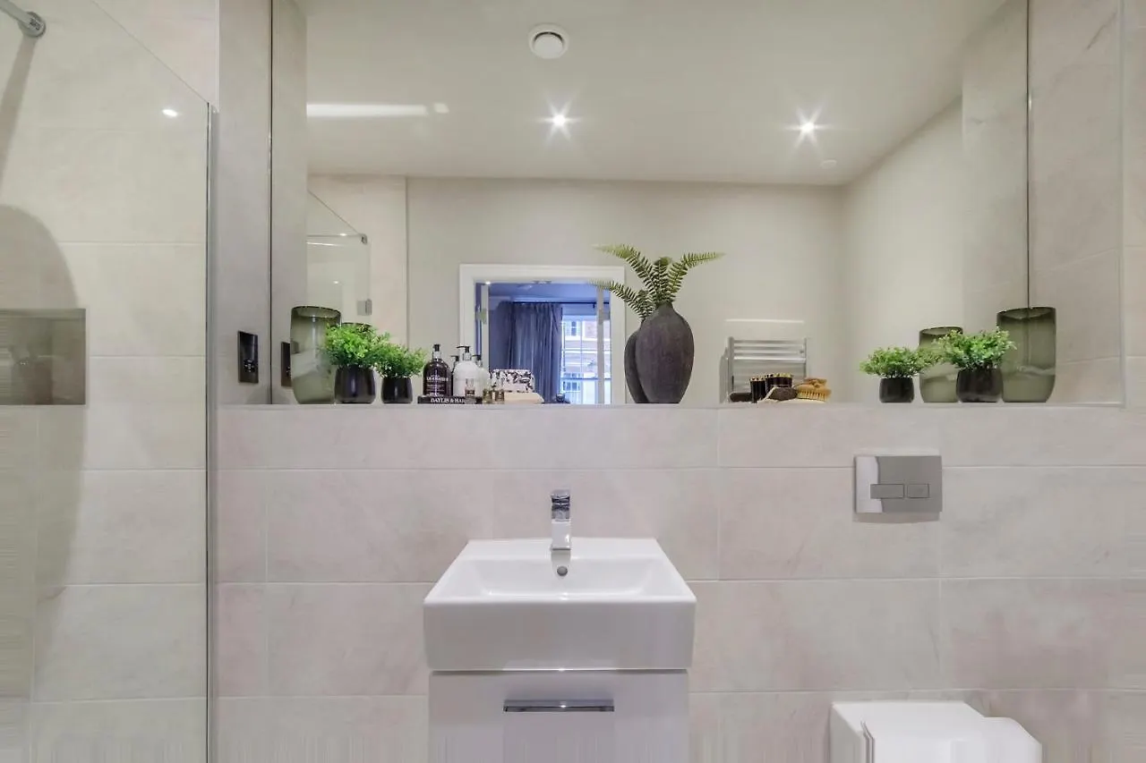 The Presidential Suite, With Free Parking! York